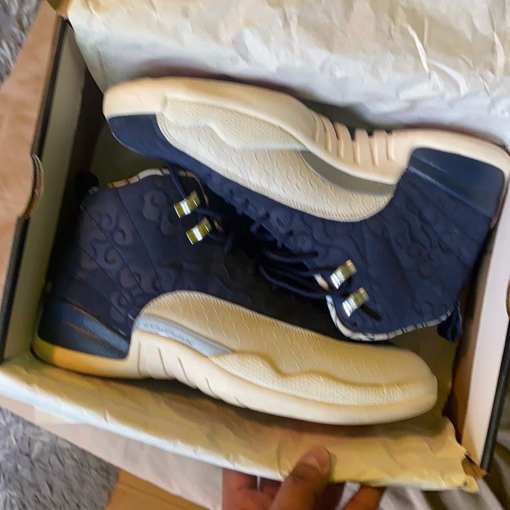 Jordan 12 International Flight